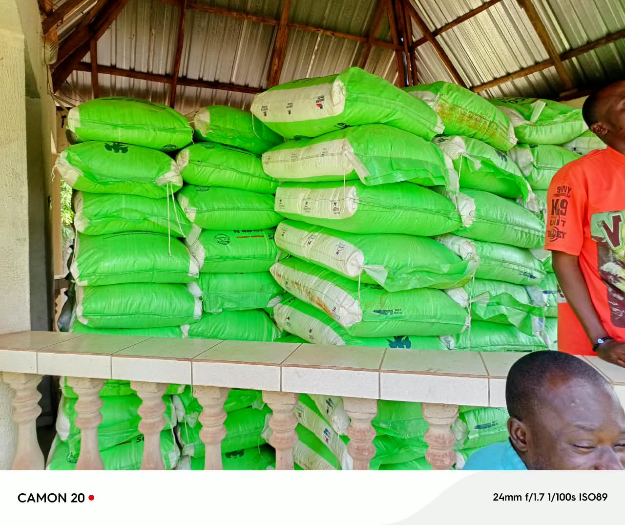 Chief Philip Agbese Gives Hope to Benue Farmers With 5,000 Bags of Fertilizer